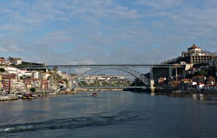 Concurso para ponte rodoviária sobre o rio Douro “acima do preço base” poderá “não prosseguir”
