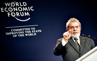 Lula da Silva diz que empresas portuguesas e brasileiras devem crescer por via das sociedades