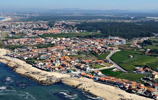 Agência Portuguesa do Ambiente tem intenção de demolir Edifício Transparente e “Kasa da Praia”