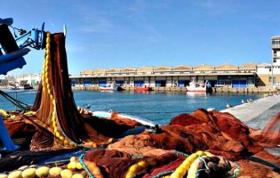 Cadáver de homem com idade entre 50 a 60 anos encontrado junto ao Porto da Póvoa de Varzim