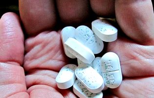 PJ detém duas mulheres por suspeitas de introduzirem drogas em duas prisões do Porto