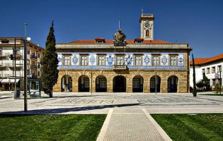 Câmara da Póvoa de Varzim denuncia que Estado ainda não pagou apoios às refeições escolares