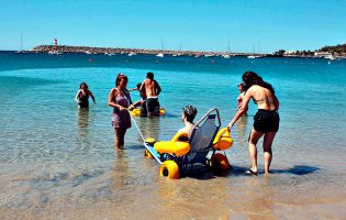Matosinhos tem 4 anfíbios e passadeiras para ajudar pessoas com mobilidade reduzida na praia