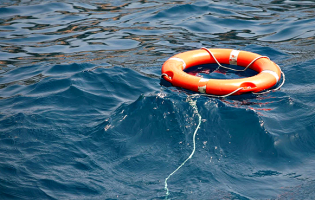Buscas por pescador do barco Senhora da Luz desaparecido no mar em Peniche suspensas