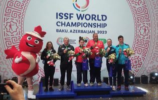Inês Barros e João Paulo Azevedo campeões do mundo de fosso olímpico em Baku no Azerbaijão