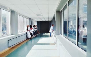 Médicos da Administração Regional de Saúde do Norte iniciam greve por valorização profissional