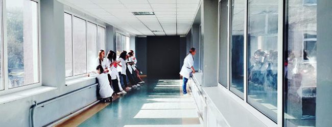 Médicos da Administração Regional de Saúde do Norte iniciam greve por valorização profissional