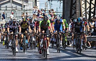 Volta a Espanha em bicicleta de 2024 vai ter arranque em Lisboa e três etapas em Portugal