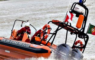 Homem de 70 anos de idade resgatado em estado considerado grave do mar na Póvoa de Varzim
