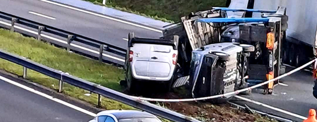 Autoestrada A28 cortada em Vila o Conde após despiste de camião que transportava carros