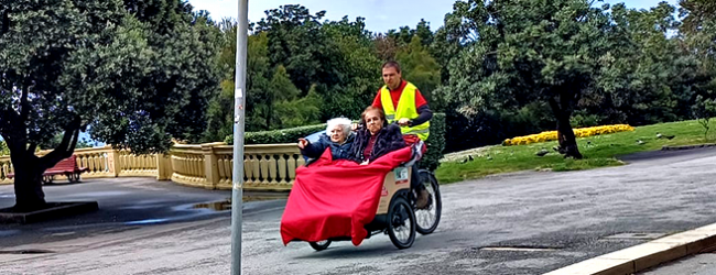 Pedalada Grisalha leva idosos a celebrar a liberdade em bicicletas especiais
