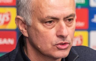 José Mourinho afirma em Vila do Conde não ter convites para treinar clubes portugueses
