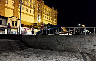 Quatro feridos em choque entre viaturas no entroncamento da Ponte de Vila do Conde