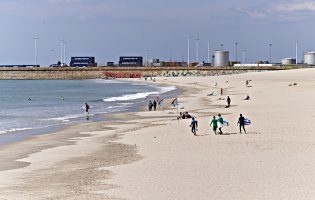 Banhos permitidos na praia de Matosinhos depois de contaminação e após novas análises à água