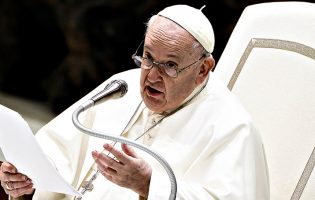Papa Francisco dirige bênção aos pescadores de Caxinas nas festas do Senhor dos Navegantes