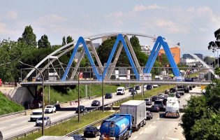 Viaduto sobre a A28 em Matosinhos abriu no sábado com o nome do treinador Vítor Oliveira