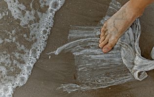 Agência Portuguesa do Ambiente diz que época balnear do País teve 70 interdições nas praias