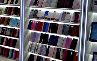 ASAE apreende mais de um milhão de carregadores ou capas de telemóveis contrafeitos