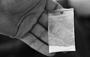 PSP detém 4 homens e 1 mulher suspeitos de traficar droga há dois anos no Grande Porto