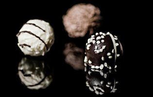 Tradição dinamiza vendas mas oferecer chocolates vai ser mais caro este Natal de 2024