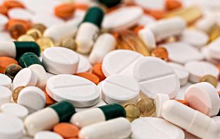 Ciclo do medicamento representa 20% das emissões de gases com efeito de estufa na saúde
