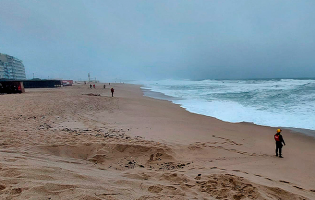 Má visibilidade impede uso de meios aéreos na busca de corpo de homem na Póvoa de Varzim