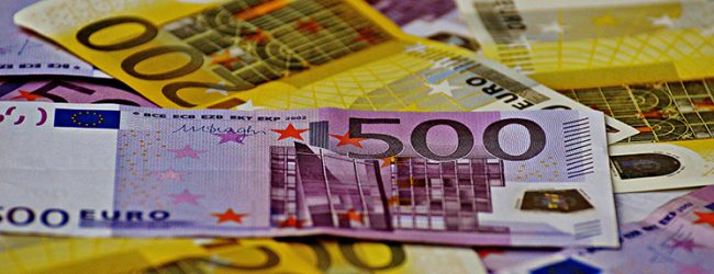 Oito arguidos acusados de fraude fiscal que lesou o Estado em mais de 600 mil euros de IVA
