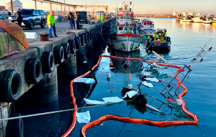 Embarcação de pesca da Póvoa de Varzim sem tripulantes afundou-se no porto de Matosinhos