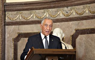 Presidente da República condecora festival literário Correntes d’Escritas da Póvoa de Varzim
