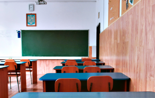 Greve dos assistentes operacionais encerrou “40% a 60%” das escolas do Norte de Portugal