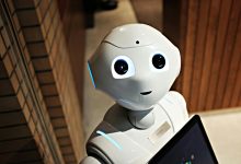 Tradutores afirmam na Póvoa de Varzim que inteligência artificial ameaça extinguir profissão