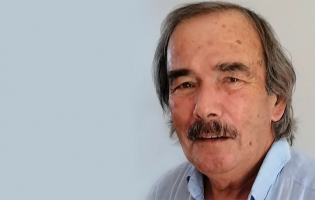 Morreu editor e programador cultural fundador do festival Correntes d’Escritas Francisco Guedes