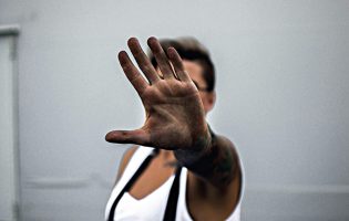 Polícia Judiciária detém homem de 53 anos suspeito de violar mulher em ginásio da Trofa