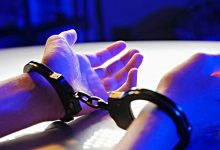 Jovem de 17 anos gravemente ferida após ser agredida por ex-namorado e companheira