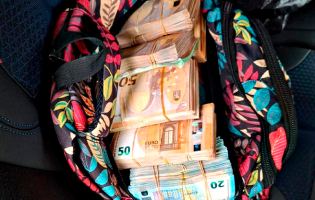 Pai e filho apanhados em operação da GNR com saco de 300 mil euros no carro em Vila do Conde
