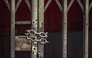40% dos espaços da GNR e PSP inspecionados não têm privacidade no atendimento ao público