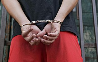 Polícia Judiciária detém dois suspeitos de esquema de ‘CEO Fraud’ no Aeroporto de Lisboa