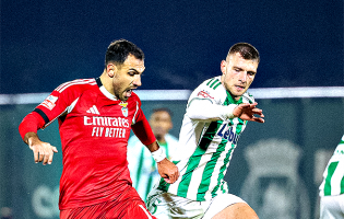 Benfica capitaliza entrada avassaladora para vencer Rio Ave por 2-0 em Vila do Conde
