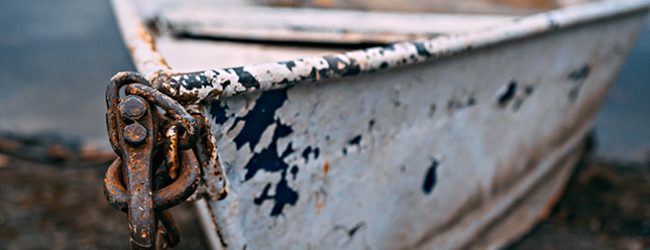 Barco que naufragou no passado sábado no rio Douro encontrado na praia de Vila do Conde