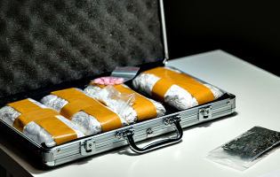 GNR detém 15 pessoas e apreende 10 mil doses de cocaína, MDMA e haxixe na região do Porto