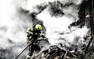 Polícia Judiciária detém suspeito de atear fogo a casas em Vila Nova de Famalicão “por vingança”