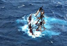 8 pescadores resgatados com vida após naufrágio de barco ao largo do porto da Póvoa de Varzim