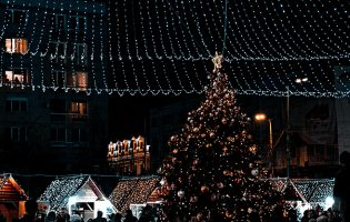 Câmara da Póvoa de Varzim confirma buscas da PJ no âmbito de contratos para luzes de Natal