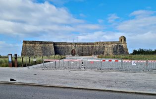 Motards indignados por não poderem estacionar motas junto ao Forte de São João de Vila do Conde