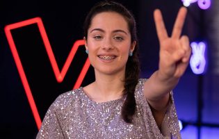 Lara Ferreira é a jovem de 14 anos de Vila do Conde que virou 4 cadeiras no “The Voice Kids”