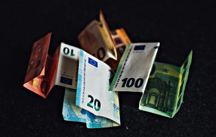 Ministério Público acusa funcionária de desviar 11 mil euros de junta de freguesia em Famalicão