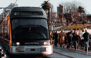 Metro do Porto e STCP com serviço reforçado na noite de São João e viagens durante a madrugada