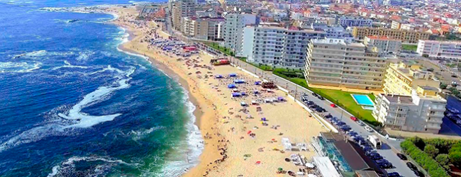 Câmara de Vila Nova de Famalicão oferece viagens às praias da Póvoa de Varzim por um euro
