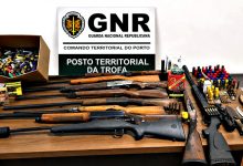 GNR apreende 10 armas e mais de 800 munições na Trofa em contexto de violência doméstica