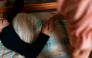 Prisão preventiva para homem suspeito de roubo violento a idosa acamada em Matosinhos